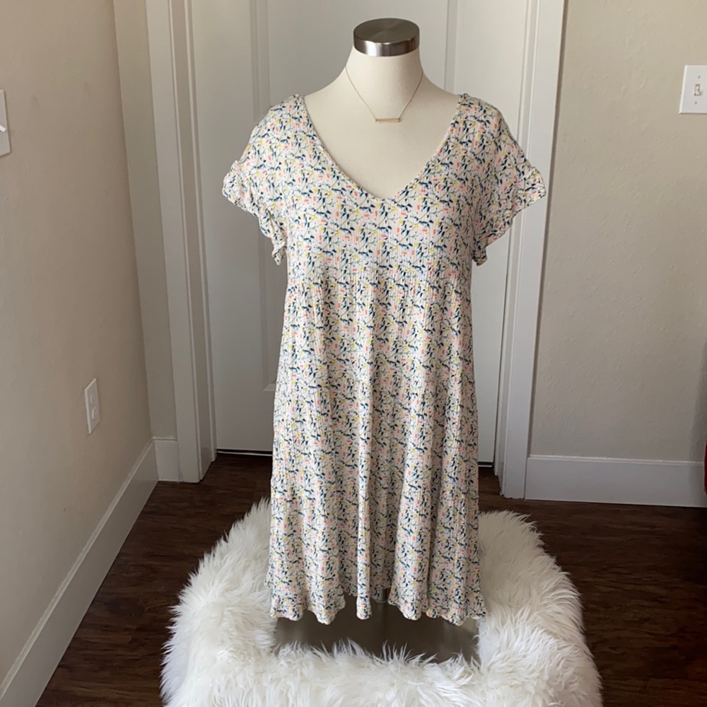 Forever 21 floral flutter sleeve swing dress.